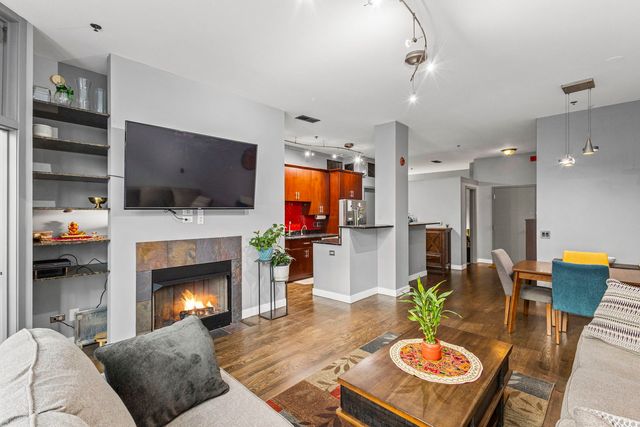 130 S CANAL Street 814, Chicago, IL 60606