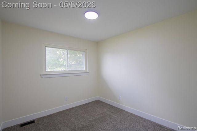 31000 Fall, Fraser, MI 48026