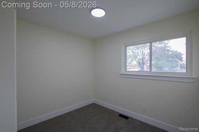 31000 Fall, Fraser, MI 48026