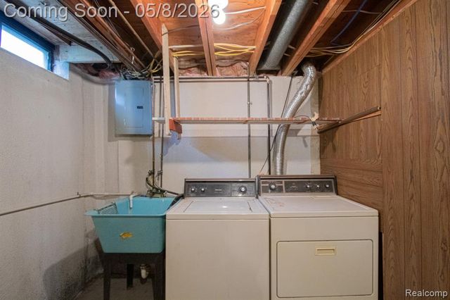 31000 Fall, Fraser, MI 48026