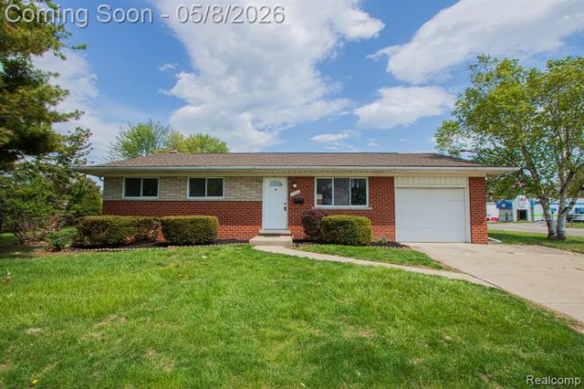 31000 Fall, Fraser, MI 48026