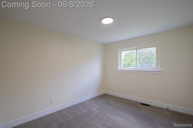 31000 Fall, Fraser, MI 48026