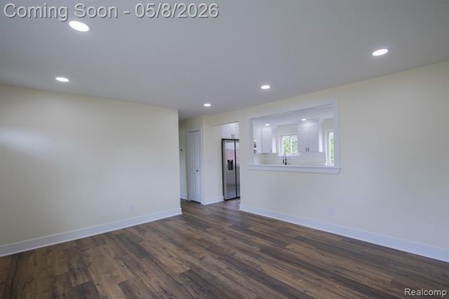 31000 Fall, Fraser, MI 48026
