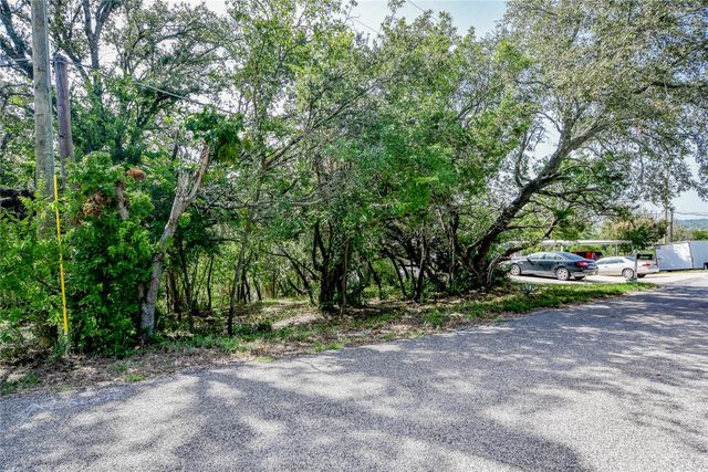 1011 Hidden Cove Trail, Granbury, TX 76049