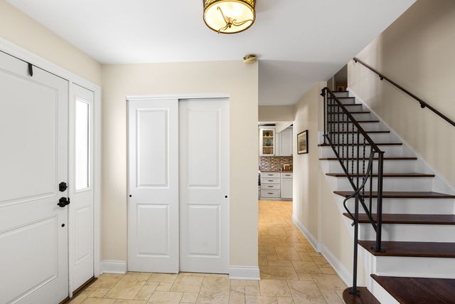 1240 Bar Harbor Terrace, Northbrook, IL 60062