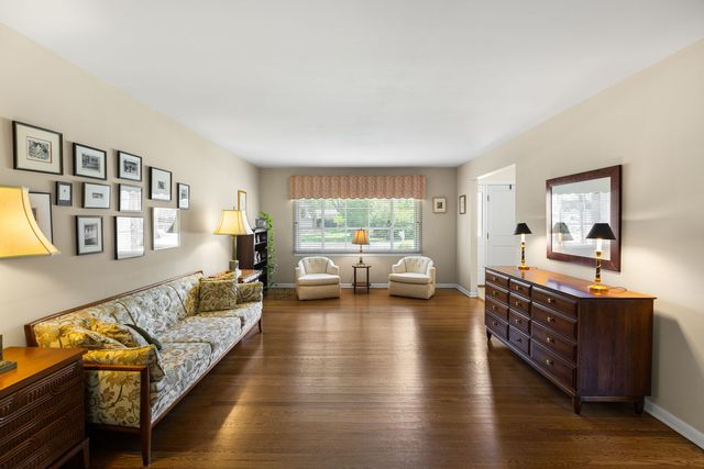 1240 Bar Harbor Terrace, Northbrook, IL 60062