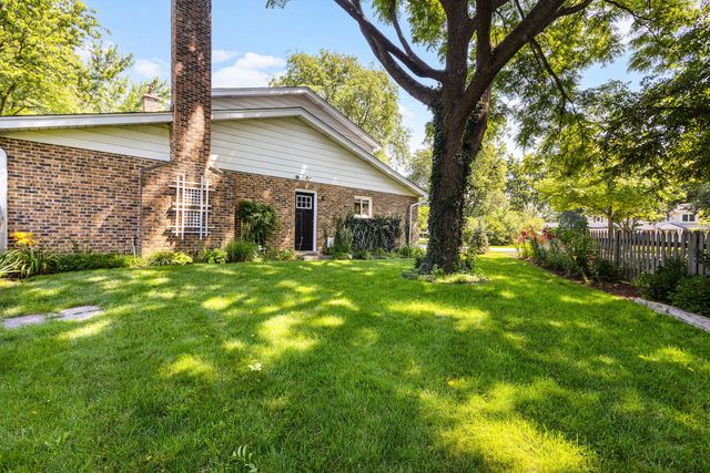 1240 Bar Harbor Terrace, Northbrook, IL 60062