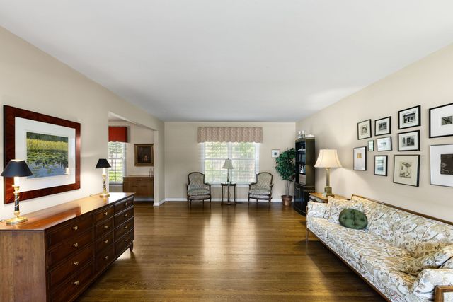 1240 Bar Harbor Terrace, Northbrook, IL 60062