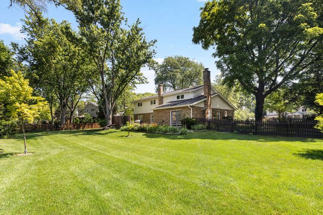 1240 Bar Harbor Terrace, Northbrook, IL 60062