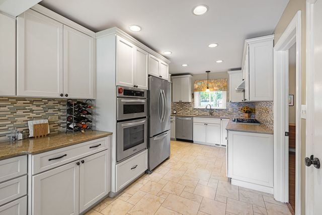 1240 Bar Harbor Terrace, Northbrook, IL 60062