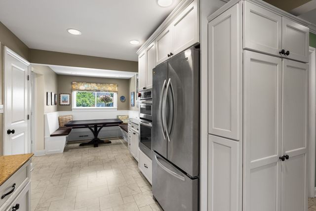 1240 Bar Harbor Terrace, Northbrook, IL 60062