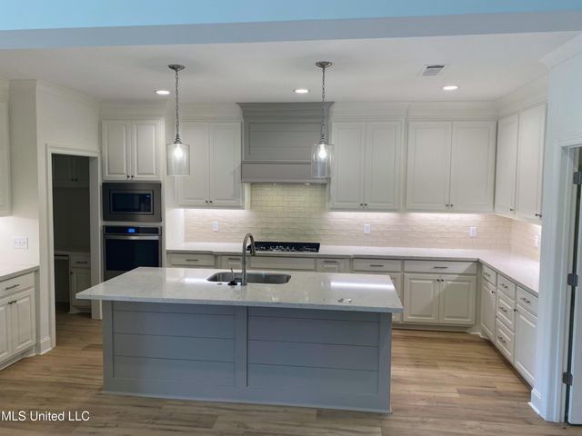 129 Salus Bend, Clinton, MS 39056