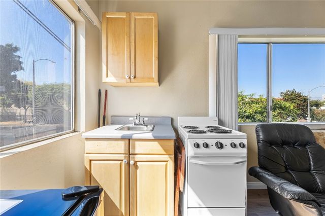 1858 S Orange Drive, Los Angeles, CA 90019