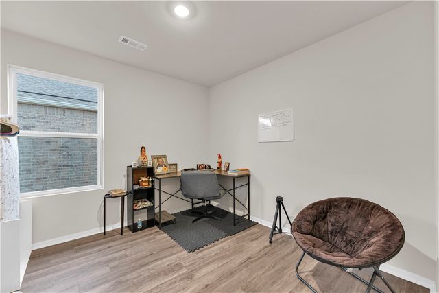 5528 Steamboat Avenue, Springdale, AR 72764