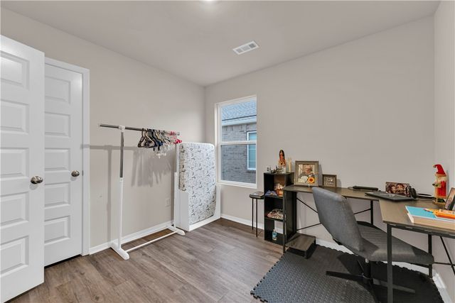 5528 Steamboat Avenue, Springdale, AR 72764