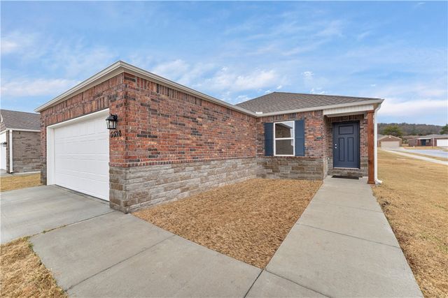 5528 Steamboat Avenue, Springdale, AR 72764