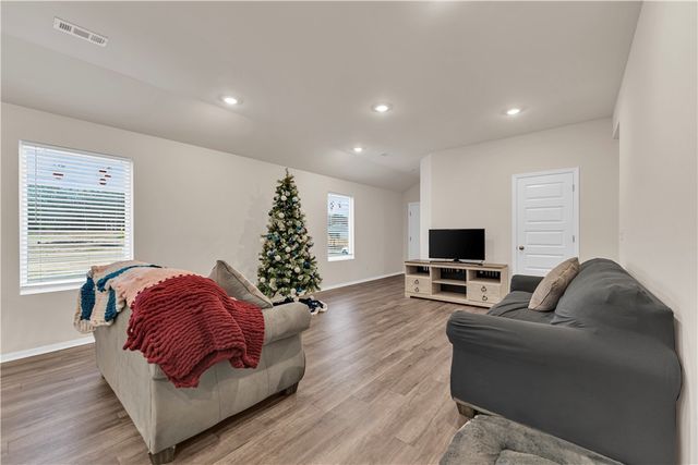 5528 Steamboat Avenue, Springdale, AR 72764