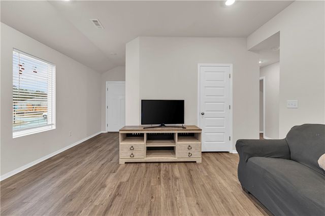 5528 Steamboat Avenue, Springdale, AR 72764