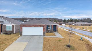 5528 Steamboat Avenue, Springdale, AR 72764