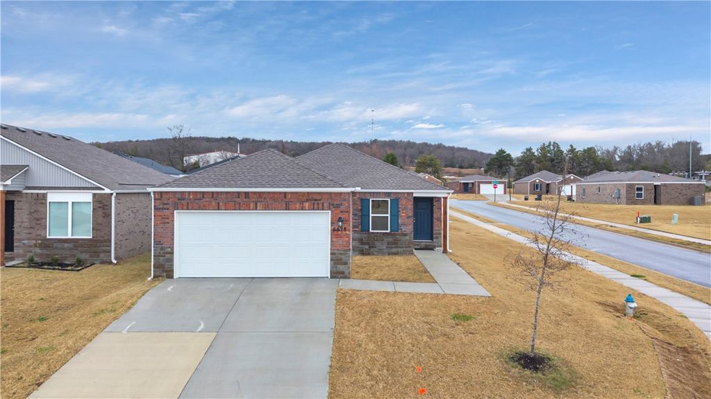 5528 Steamboat Avenue, Springdale, AR 72764