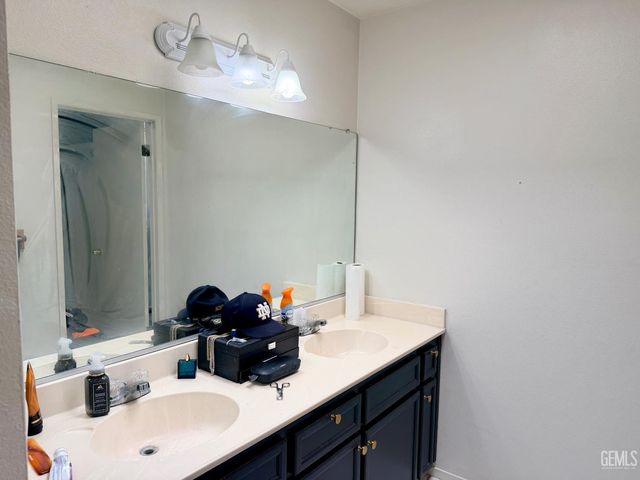 5809 Lugene Avenue, Bakersfield, CA 93313