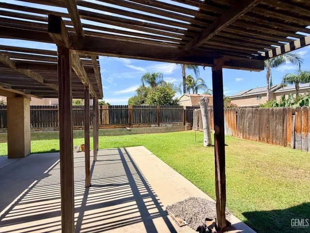 5809 Lugene Avenue, Bakersfield, CA 93313
