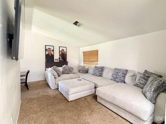 5809 Lugene Avenue, Bakersfield, CA 93313