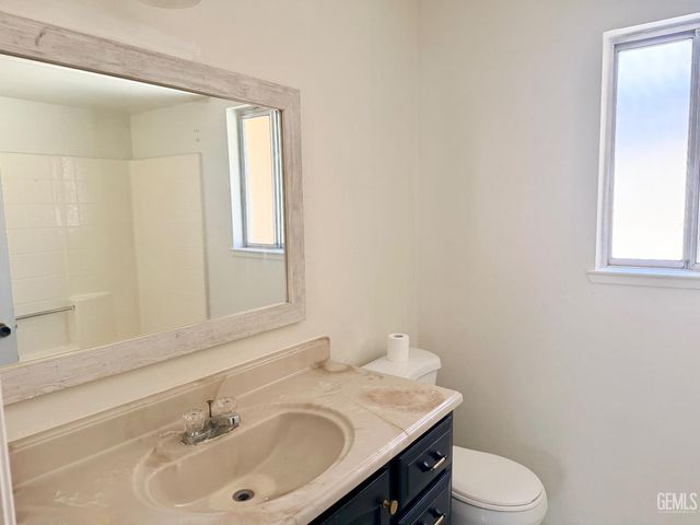 5809 Lugene Avenue, Bakersfield, CA 93313