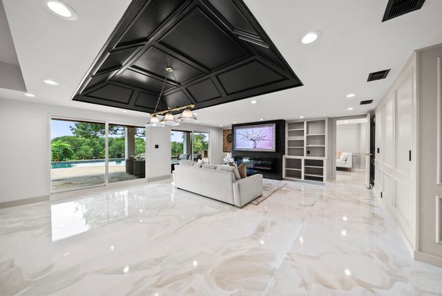 231 Oak Hill Drive, Trophy Club, TX 76262