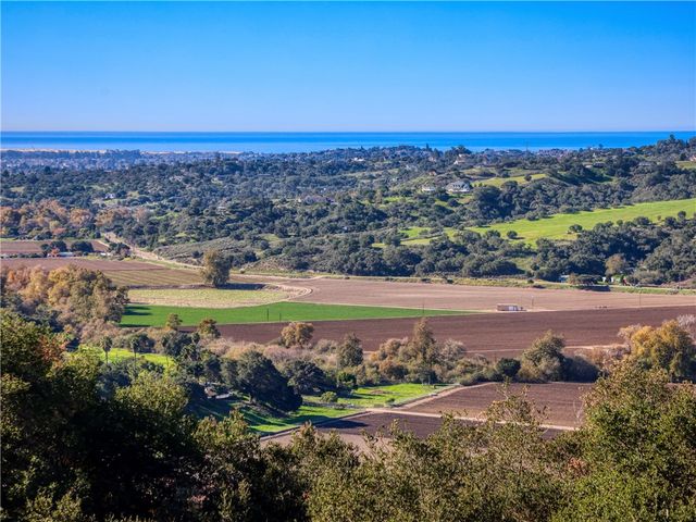 775 Avenida Alcola, Arroyo Grande, CA 93420