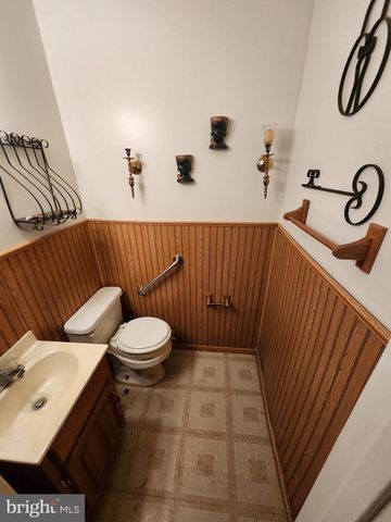 1317 BARNABY TER SE, Washington, DC 20032