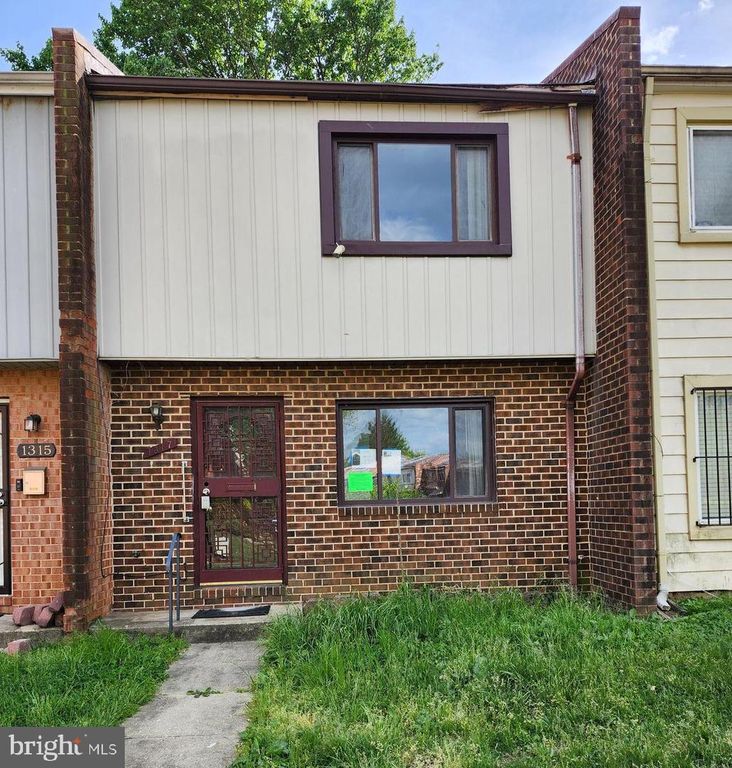 1317 BARNABY TER SE, Washington, DC 20032