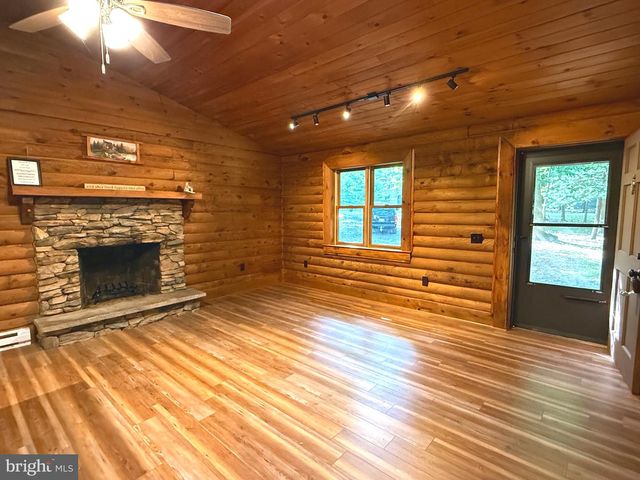 88 BUSHY TAIL TRL, Hedgesville, WV 25427