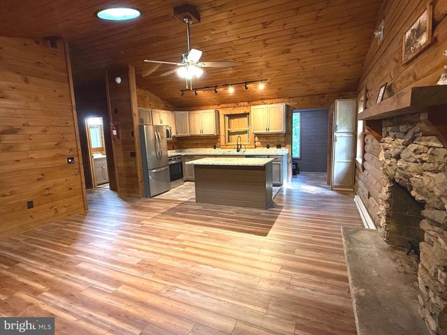 88 BUSHY TAIL TRL, Hedgesville, WV 25427