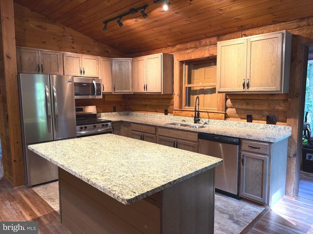 88 BUSHY TAIL TRL, Hedgesville, WV 25427