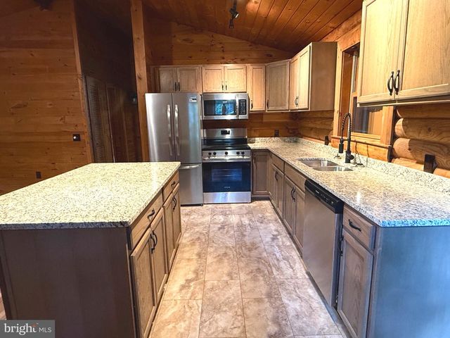 88 BUSHY TAIL TRL, Hedgesville, WV 25427