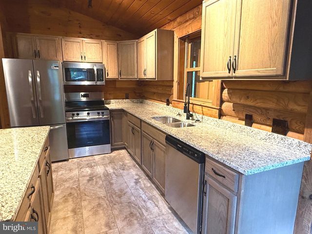 88 BUSHY TAIL TRL, Hedgesville, WV 25427