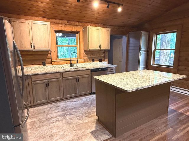 88 BUSHY TAIL TRL, Hedgesville, WV 25427