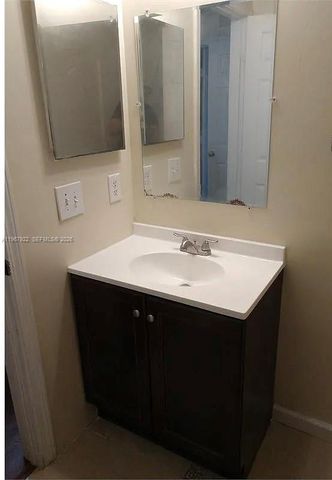 1600 SW 44th Avenue, Fort Lauderdale, FL 33317