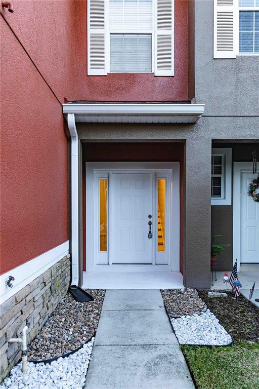 Image 2 of property listing at 3039 RODRICK CIRCLE, Orlando, FL 32824