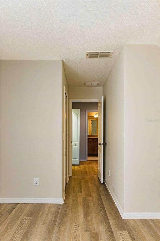 Image 22 of property listing at 3039 RODRICK CIRCLE, Orlando, FL 32824