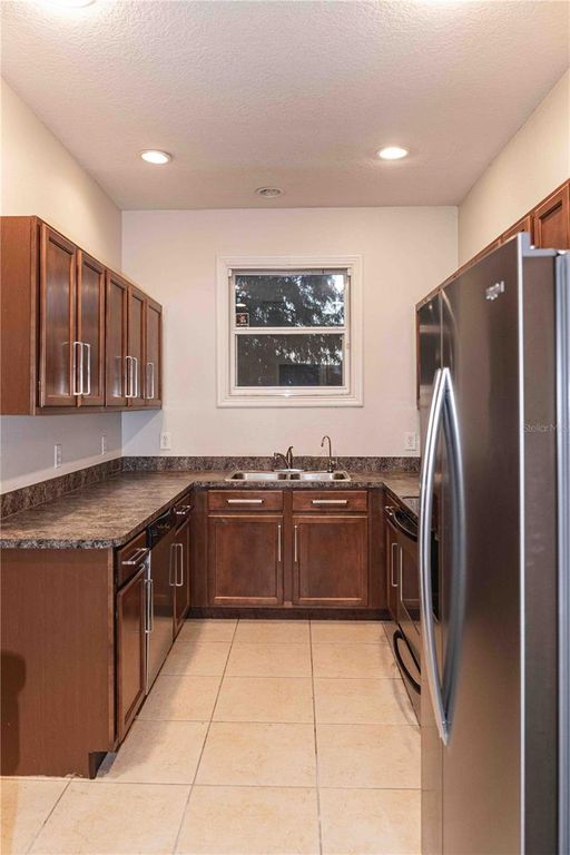 Image 5 of property listing at 3039 RODRICK CIRCLE, Orlando, FL 32824