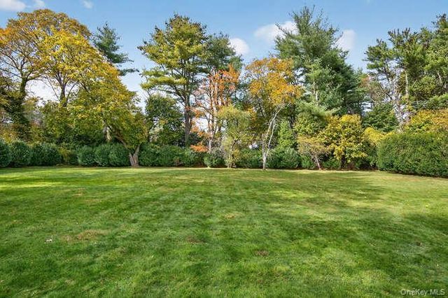 12 Donna Drive, Upper Brookville, NY 11771