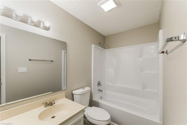 2359 Oakton Drive, Clemmons, NC 27012