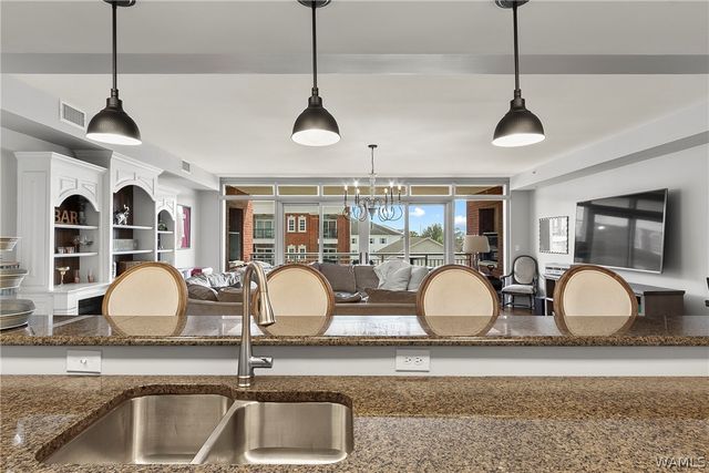 1018 Hackberry 202, Tuscaloosa, AL 35401