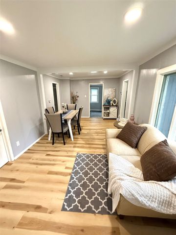 3903 SW 9th Street, Des Moines, IA 50315