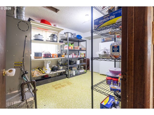 34035 Se ELM St, Scappoose, OR 97056