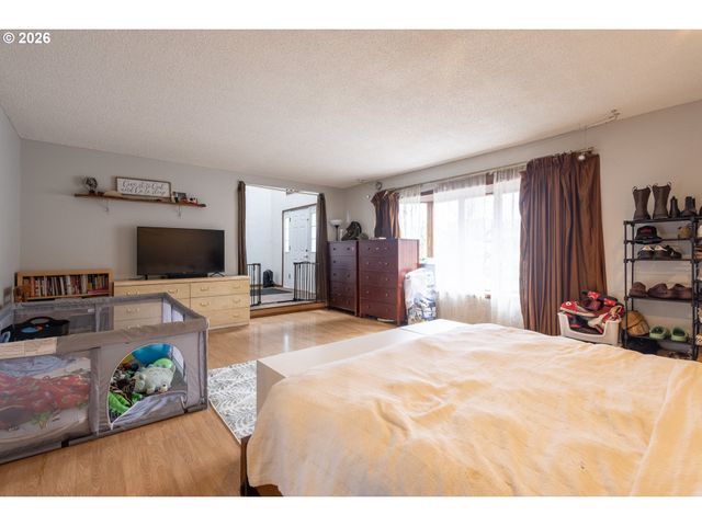 34035 Se ELM St, Scappoose, OR 97056