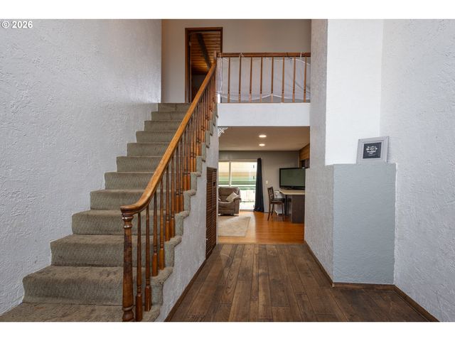 34035 Se ELM St, Scappoose, OR 97056