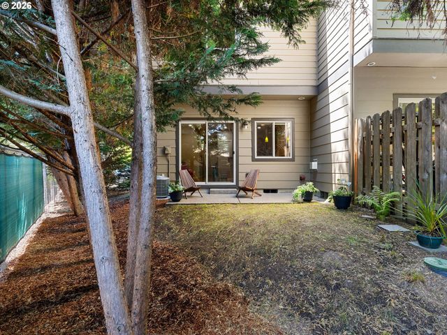 11352 Sw HALLMARK Ter, Tigard, OR 97223